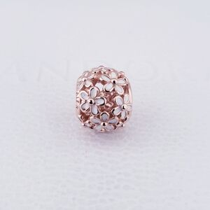 🌼Authentic Pandora ⭐️RETIRED⭐️ ROSE DAISY CHARM